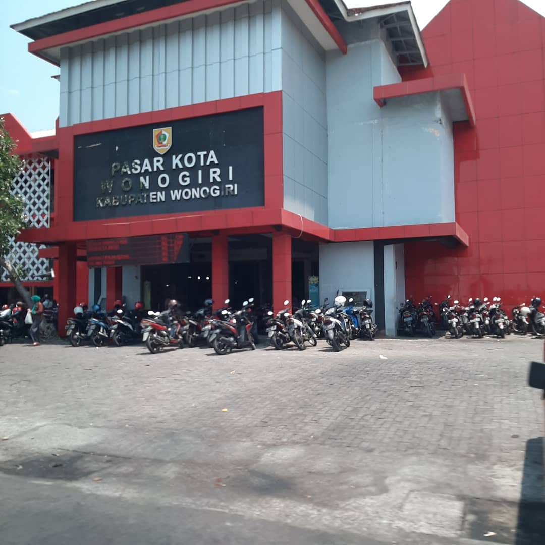 Pasar Wonogiri Kota sebelum kebakaran.